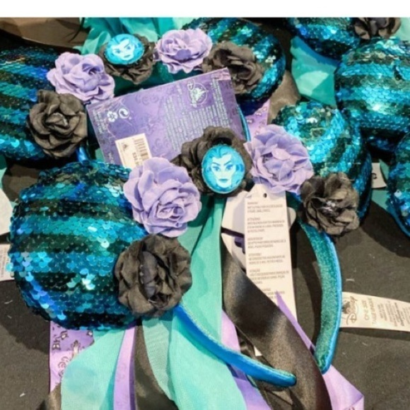 Minnie Mouse the Main Attraction Ear Headband - Picture 4 of 10